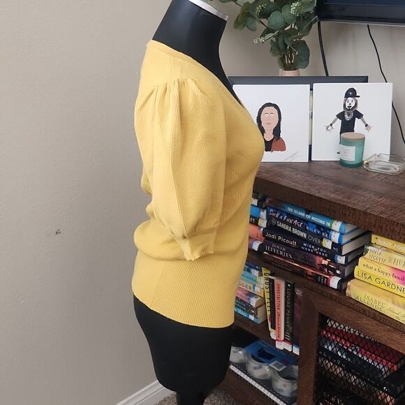 Tahari Sweater Top - Picture 4 of 9